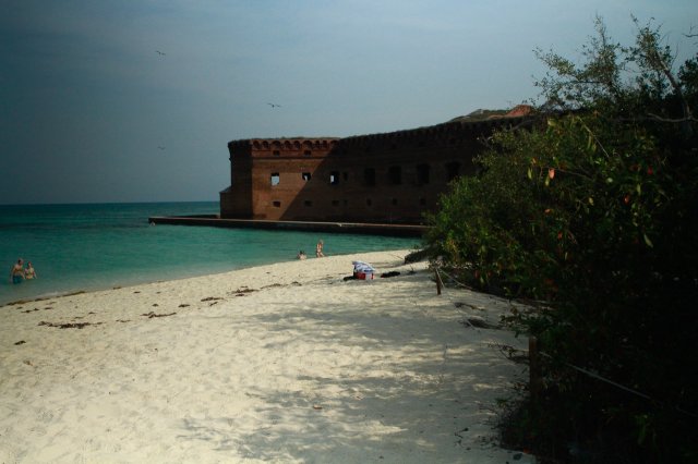 401__640x480_swiming-at-the-fort-jefferson-beach_05-10-2013.jpg