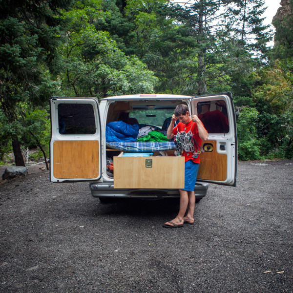 alex-honnold-van-clothes_ph.jpg