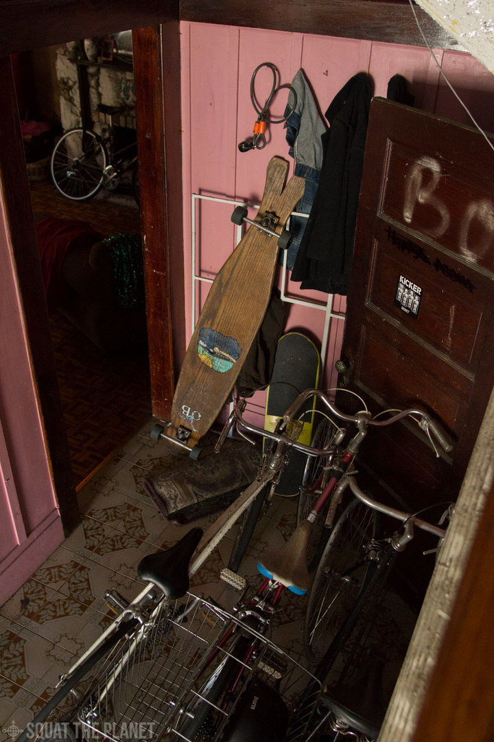 Bikes in the room_10-08-2013_006.jpg