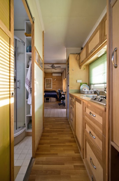 box-truck-to-solar-mobile-cabin-0016.jpg
