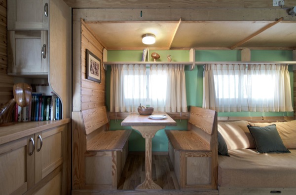 box-truck-to-solar-mobile-cabin-004.jpg