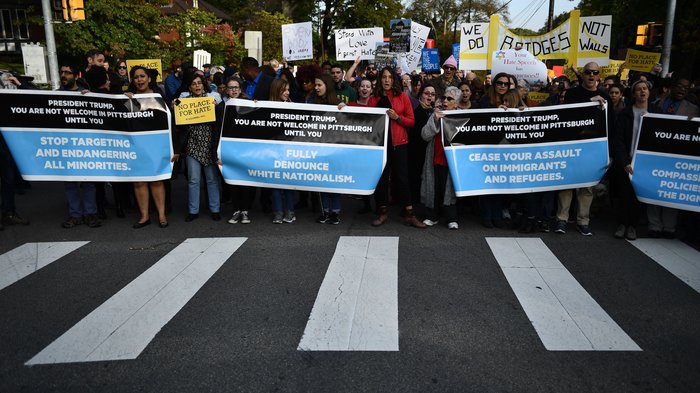 gettyimages-1055522638trumpprotest_wide-cd63b7610bc47a733da1ec46987d5780ea356c53-s700-c85.jpg