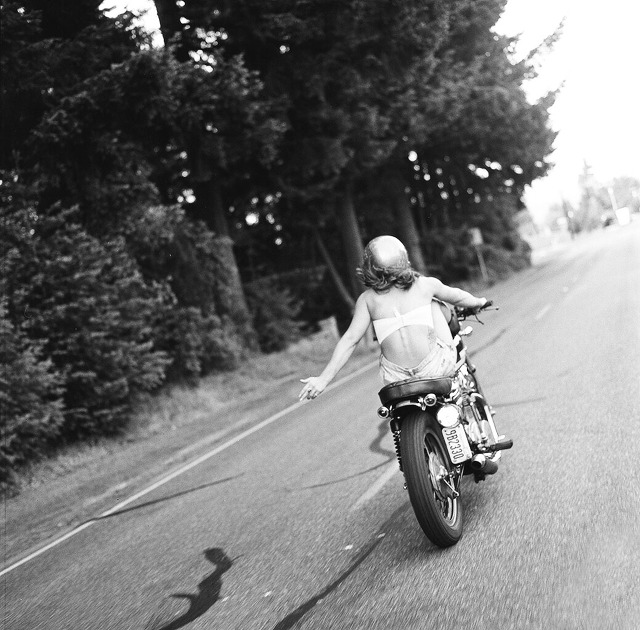 girlsonbikes12.jpg