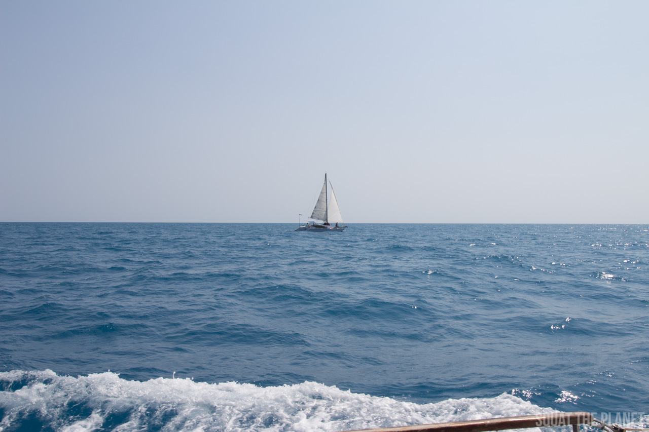 Jays-boat-in-distance_05-08-2013.jpg