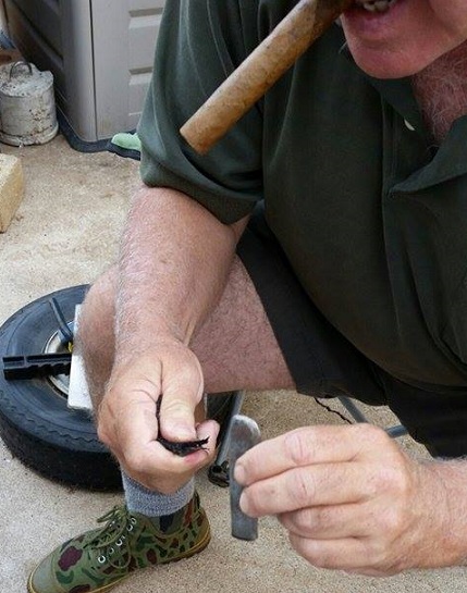 lighting a cigar with flint and steel (3).jpg