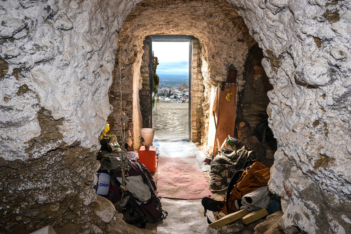 sacromonte-cave-hallway-1200x1200.jpg
