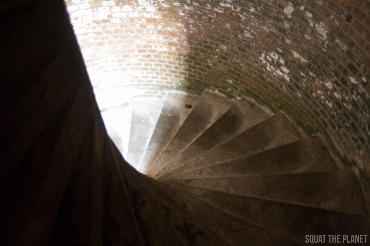 spiral-stairs_05-08-2013.jpg