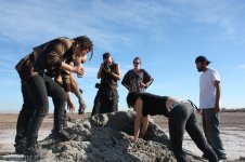 Digging for warm dirt_12-29-2011_004.jpg