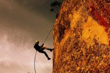 Rapelling.jpg