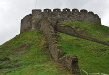 800px-Totnes_Castle_2.jpg