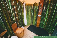 TIKI-BATHROOM-HUT.jpg