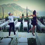 photographer-follows-girlfriend-around-the-world-holding-hand-photo-series-8.jpg