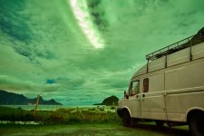 northern-lights-aurora-lofoten-by-campervan-haukland-beach-3-700x467.jpg