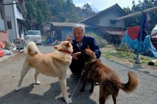 fukushima-radioactive-disaster-abandoned-animal-guardian-naoto-matsumura-17.jpg