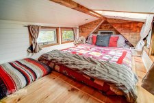 tiny-house-giant-journey-mobile-home-jenna-guillame-7.jpg