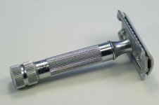 800px-Merkur_heavy_duty_safety_razor.jpg