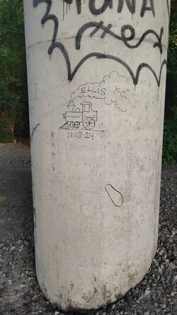 tags1.jpg