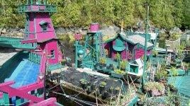 00578-3035438-The_home_is_self_sufficient_with_solar_panels_providing_electric-a-4_1428816982491.jpg