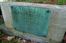 grave1_slide-a0c94c262f3cbebe883f745c23df2ec2d06f761a-s1700-c85.jpg