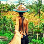 photographer-follows-girlfriend-around-the-world-holding-hand-photo-series-2.jpg