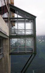 525_298x480.JPG
