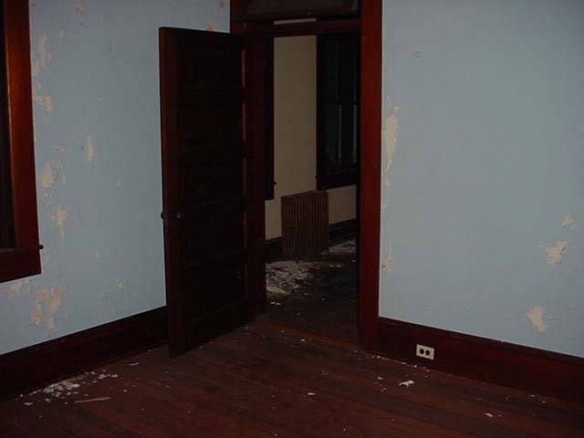 Click for original image 23k 640x480